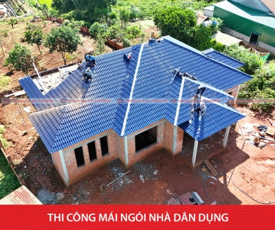 Công trình mái lợp ngói sắp hoàn thiện tại Đắk Nông